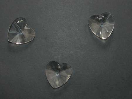 Glass Crystal Pendant in the Shape of a Heart, 28X28X13 mm Hole: 1.5 mm