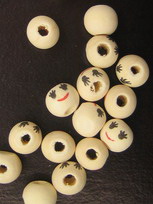 Beaded wood ball smile 8 mm wood color -50 pieces