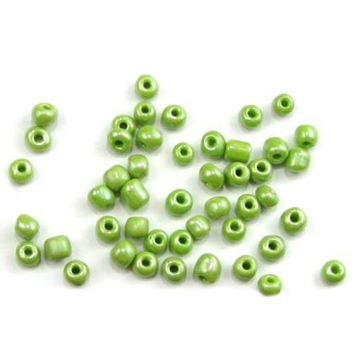 Glass beads 4 mm thick pearl green -50 grams