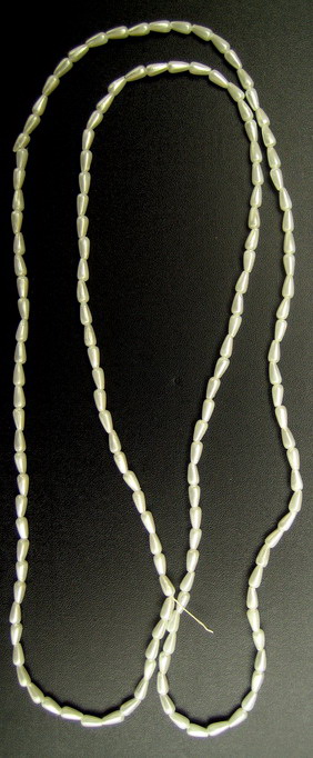 String of Faux Pearl Beads 3x6 mm drop white - min.
