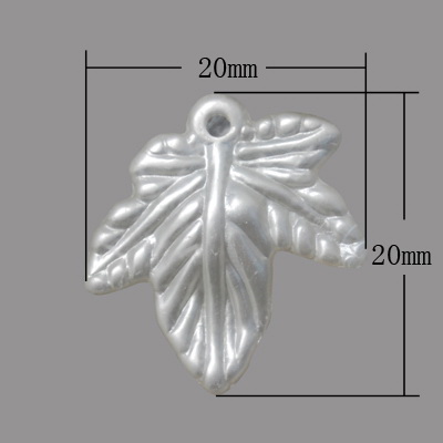 Висулка перлена листо 20x20x3 мм дупка 2 мм бяла -20 броя