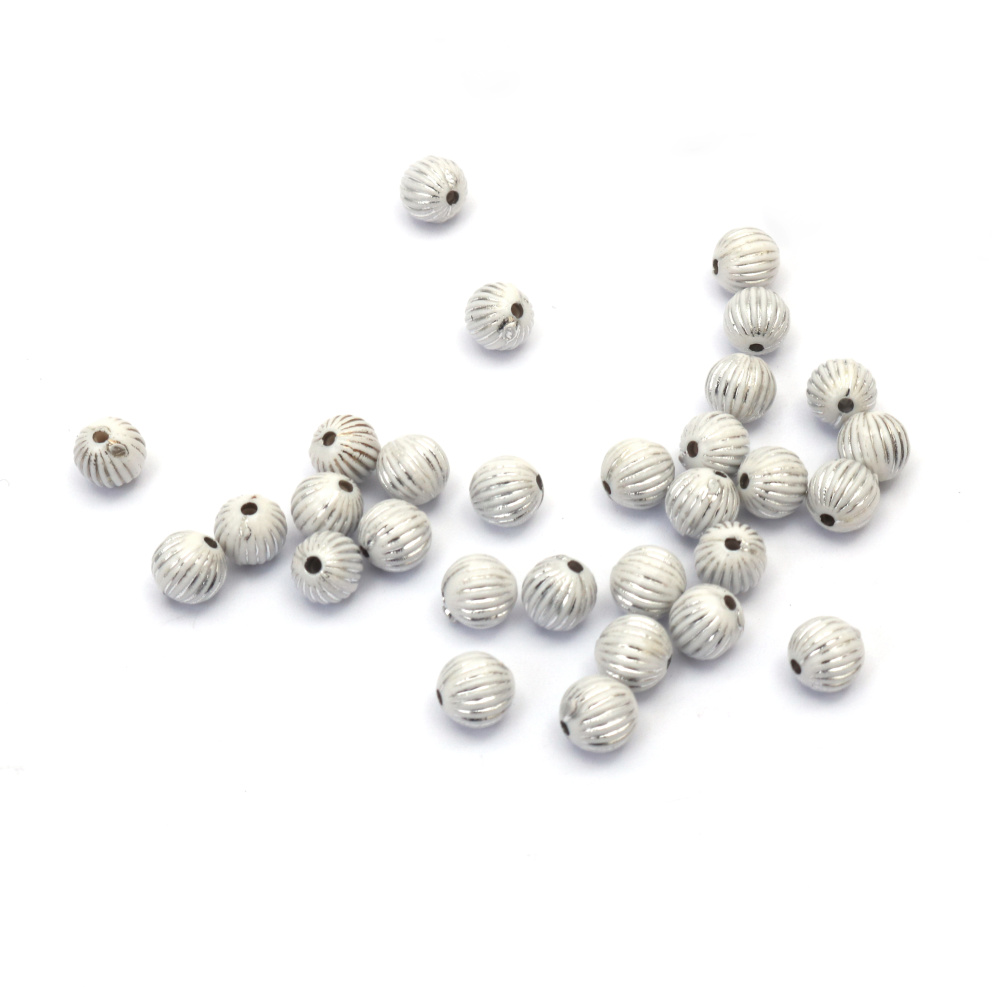 Χάντρα στρογγυλή πλαστική 8 mm τρύπα 2 mm χρώμα λευκή με ασημί ρίγες -50 γραμμάρια ~ 180τεμάχια 