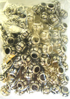 Margele butoi metalic  11x8 mm gaură 5 mm culoare argintiu -50 grame ~ 100 bucăți
