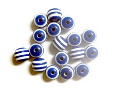 Мънисто резин топче 8x7 мм дупка 2 мм синьо с бяло райе -50 броя