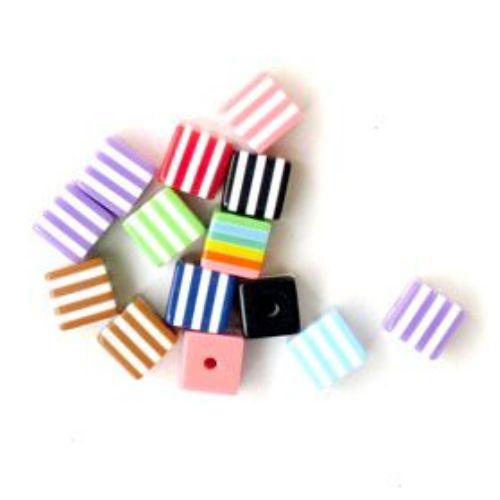 Resin acrylic cube 8x8 mm multicolor hole 1.5 mm - 50 pieces