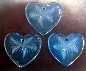 Large transparent heart pendant blue - 10 pieces