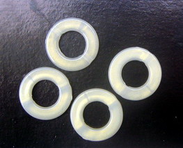 Round mother of pearl white 20mm. with hole 10mm. -50gr.
