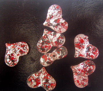 Margele cristal  inimă de   24x18 mm pulverizată alb și roșu -50 grame