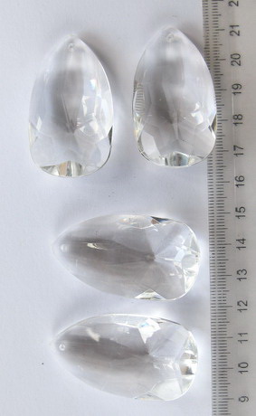 Margele forma  picătură de cristal 47x27 mm transparent -50 grame