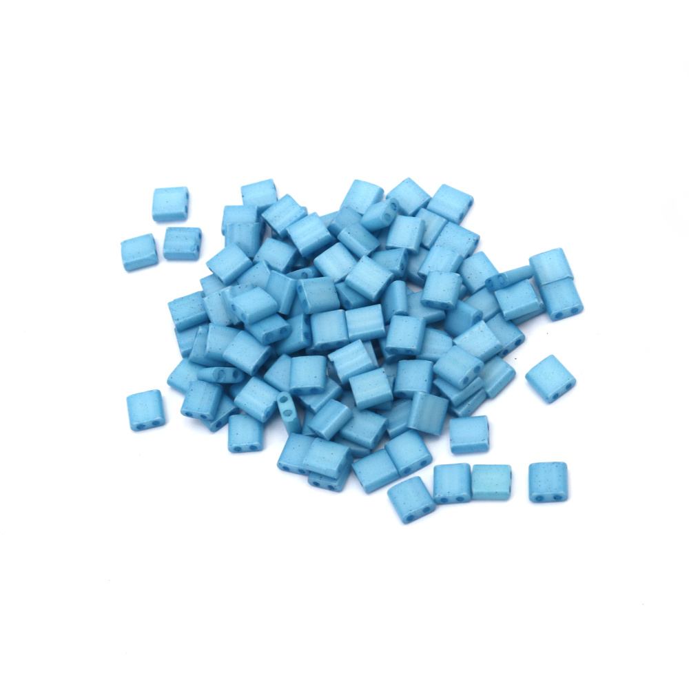 Margele de sticla tip MIYUKI TILA 5x5x1.9mm gaura 0.8mm perla solida satin albastru deschis -4 grame ~43 bucati