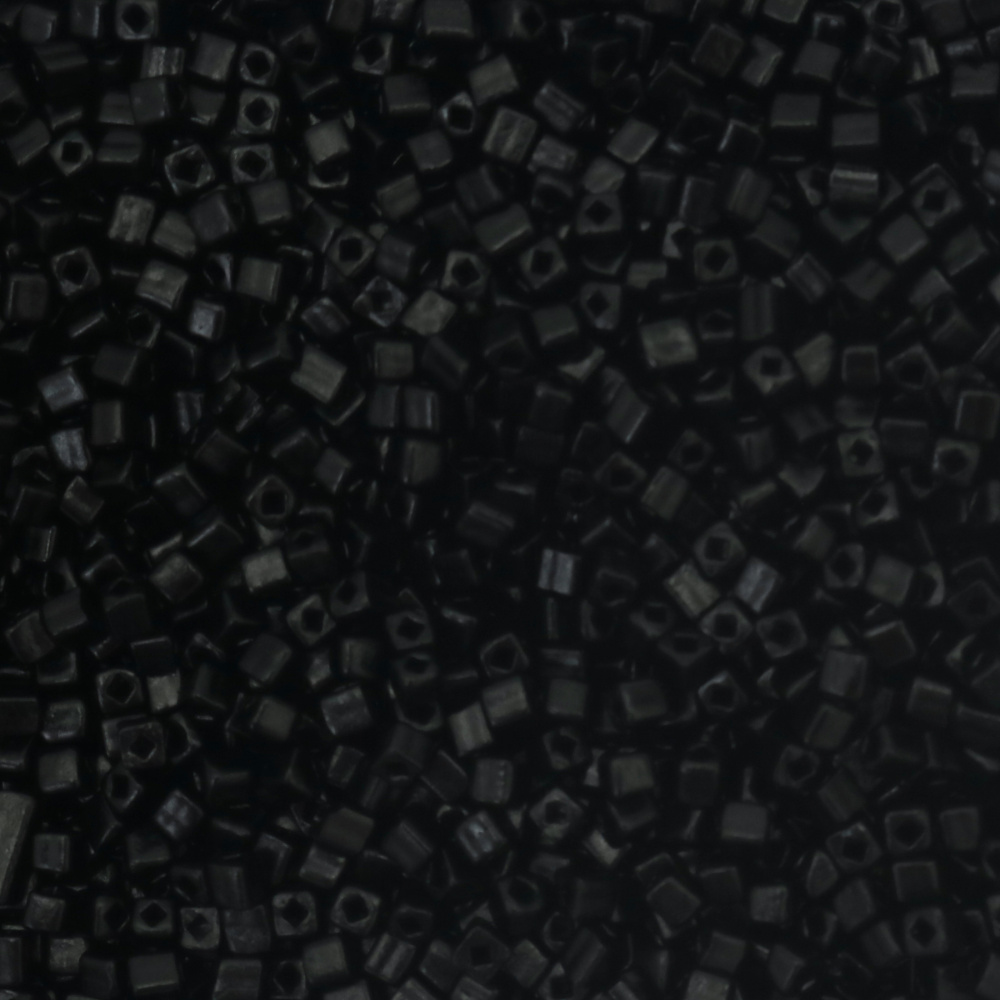 Mărgele tip ceh PRECIOSA Pătrate /pătrat rotunjit/ orificiu pătrat ~3,4x3,4 mm 1,2 mm negru solid -20 grame ~320 buc.