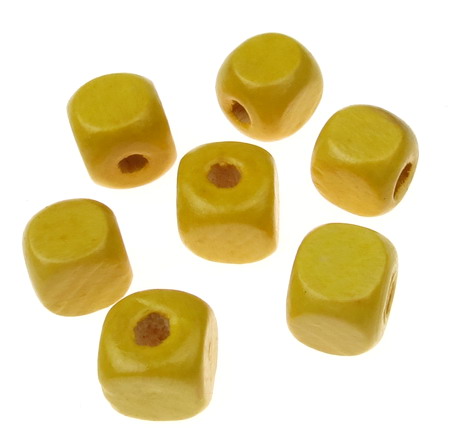 Lemn cub 10x10 mm gaură 3,5 mm galben -50 grame ~ 100 bucăți
