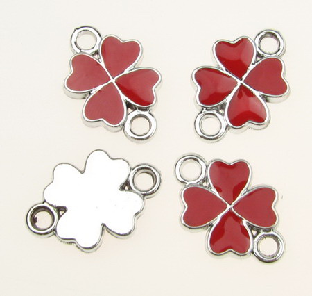 CCB Painted Four-leaf Clover Link Charm, 22x15x3 mm, Hole: 2.5 mm, Red -5 pieces