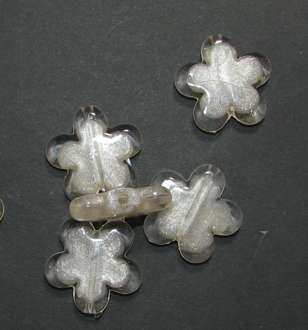 Margele imitație folie de argint floare 26x26,5x7 mm gaură 3 mm alb -50 grame ~ 17 bucăți