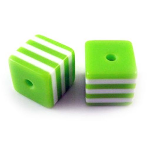 Мънисто резин куб 8x8x7 мм дупка 2 мм зелено с бяло райе -50 броя