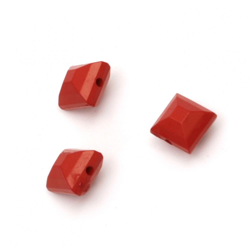 Margele solida pătrat cu un vârf 10x8 mm gaură 1 mm culoare roșu -50 grame ± 100 bucăți