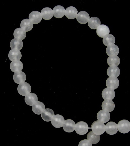 String of semi-precious stone, WHITE AGATE, 4 mm, round beads - approximately 92 pieces