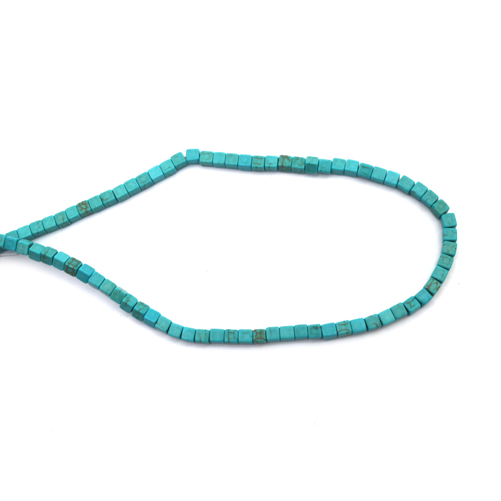 Șirag elegant de mărgele din turcoaz sintetic – cub 4,5x4,5x4,5 mm (±84 buc.) pentru bijuterii handmade moderne