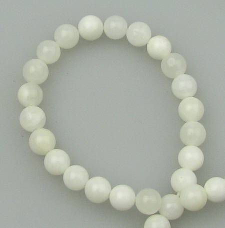 Șirag elegant de mărgele din agat alb lăptos – rotunde 6 mm, aprox. 65 buc., pentru bijuterii handmade/DIY delicate și atemporale