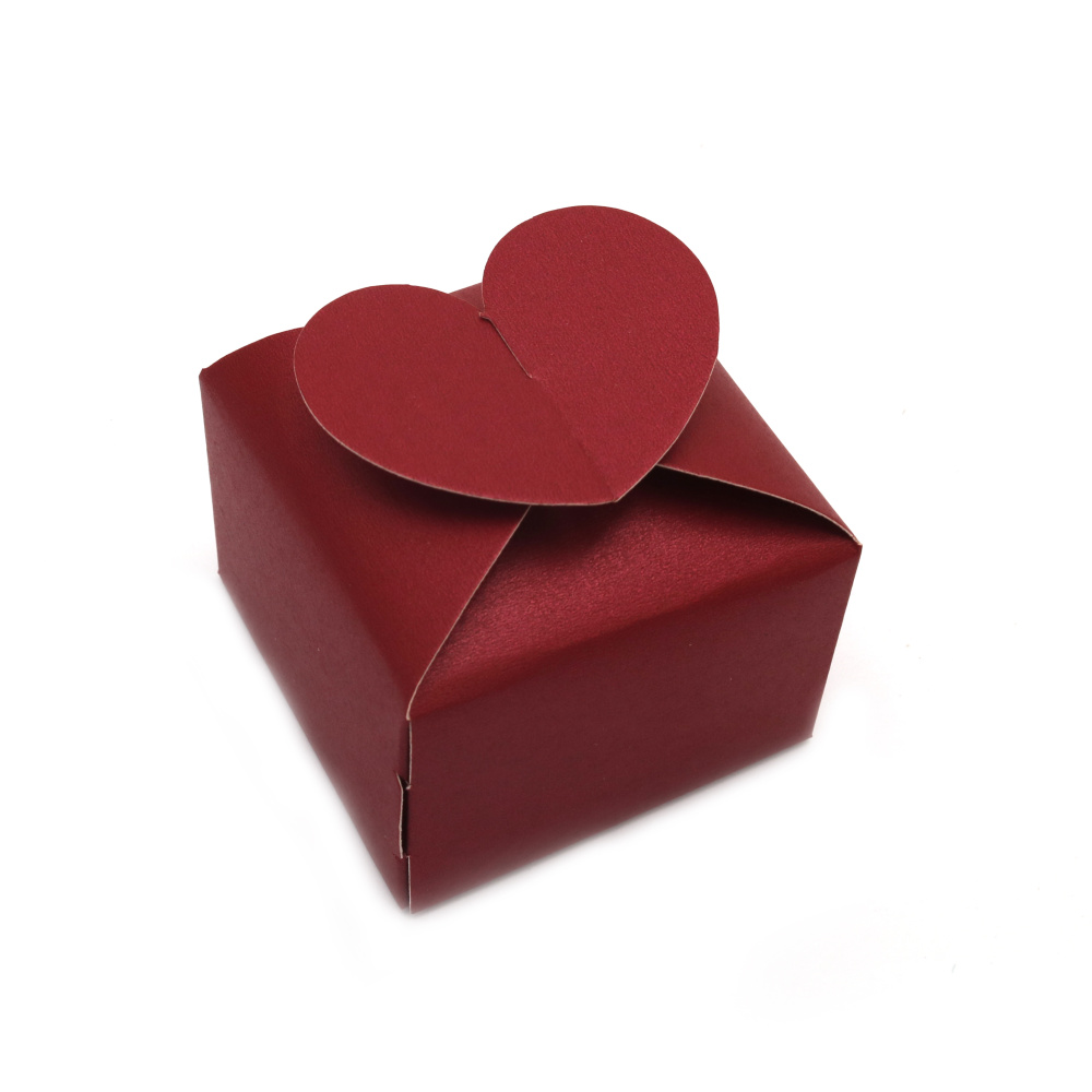 Cardboard folding box for a gift 6x6x6.5 cm with a burgundy pearl heart