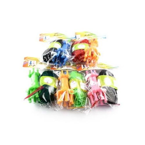 Kit pentru tricotat formă, cârlig, două ace de plastic și fire de 25 de grame