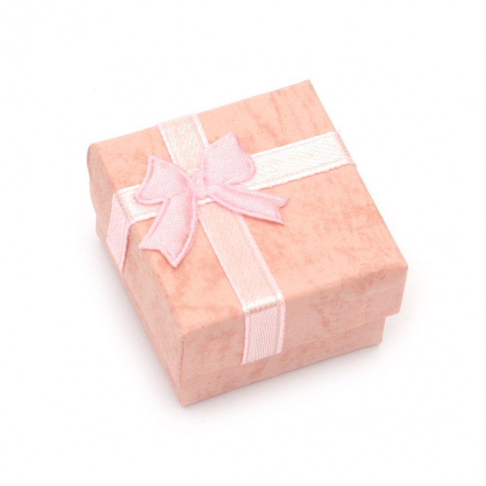 Кутия за бижута 4x4 см розова