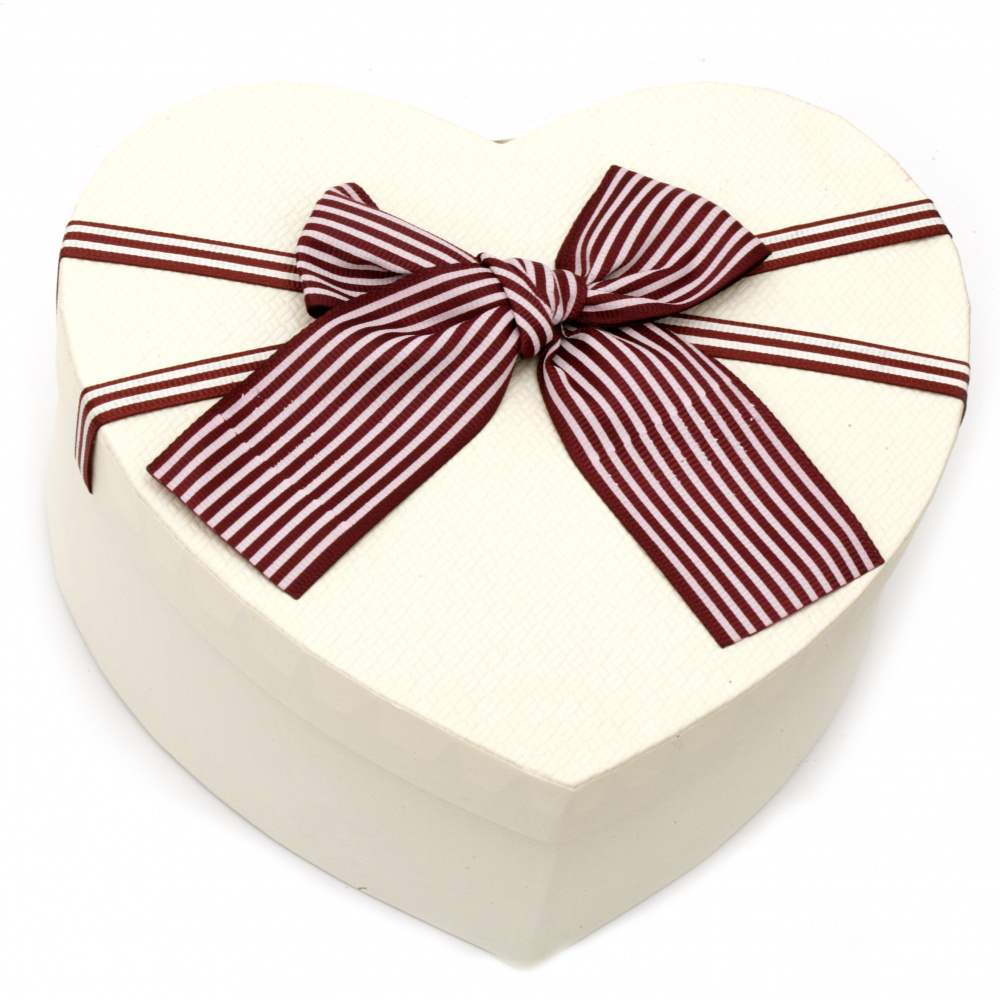Кутия за подарък сърце 14.5x15.5x6 см