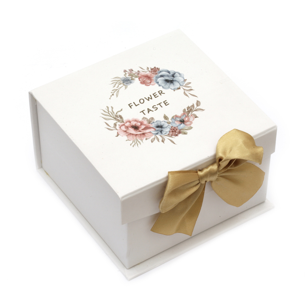 Square Gift Box with Ribbon Bow and Magnetic Clasp / 14x14x9 cm / ASSORTED