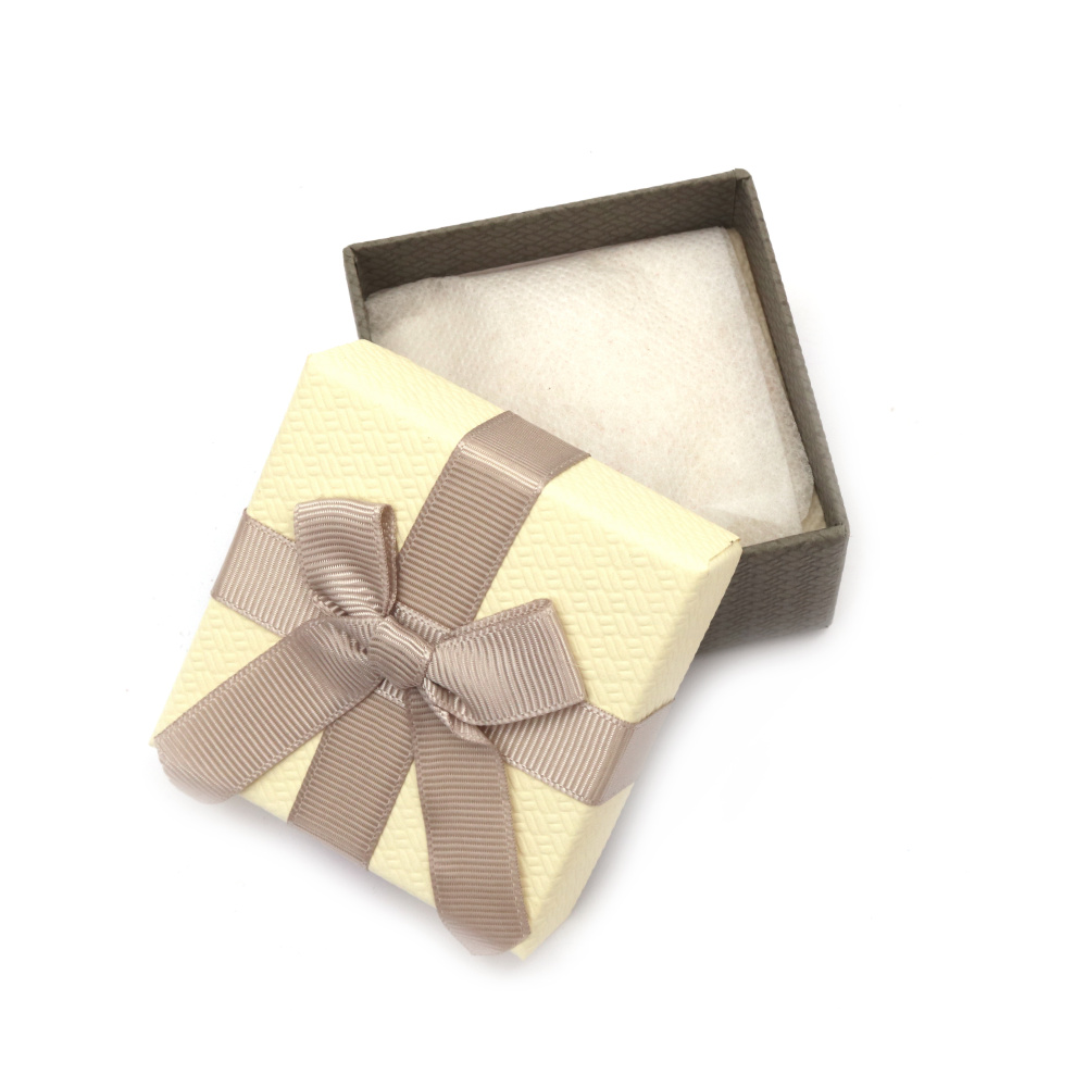 Jewelry Gift Box / 7x7x4.5 cm / Ecru with Gray Ribbon