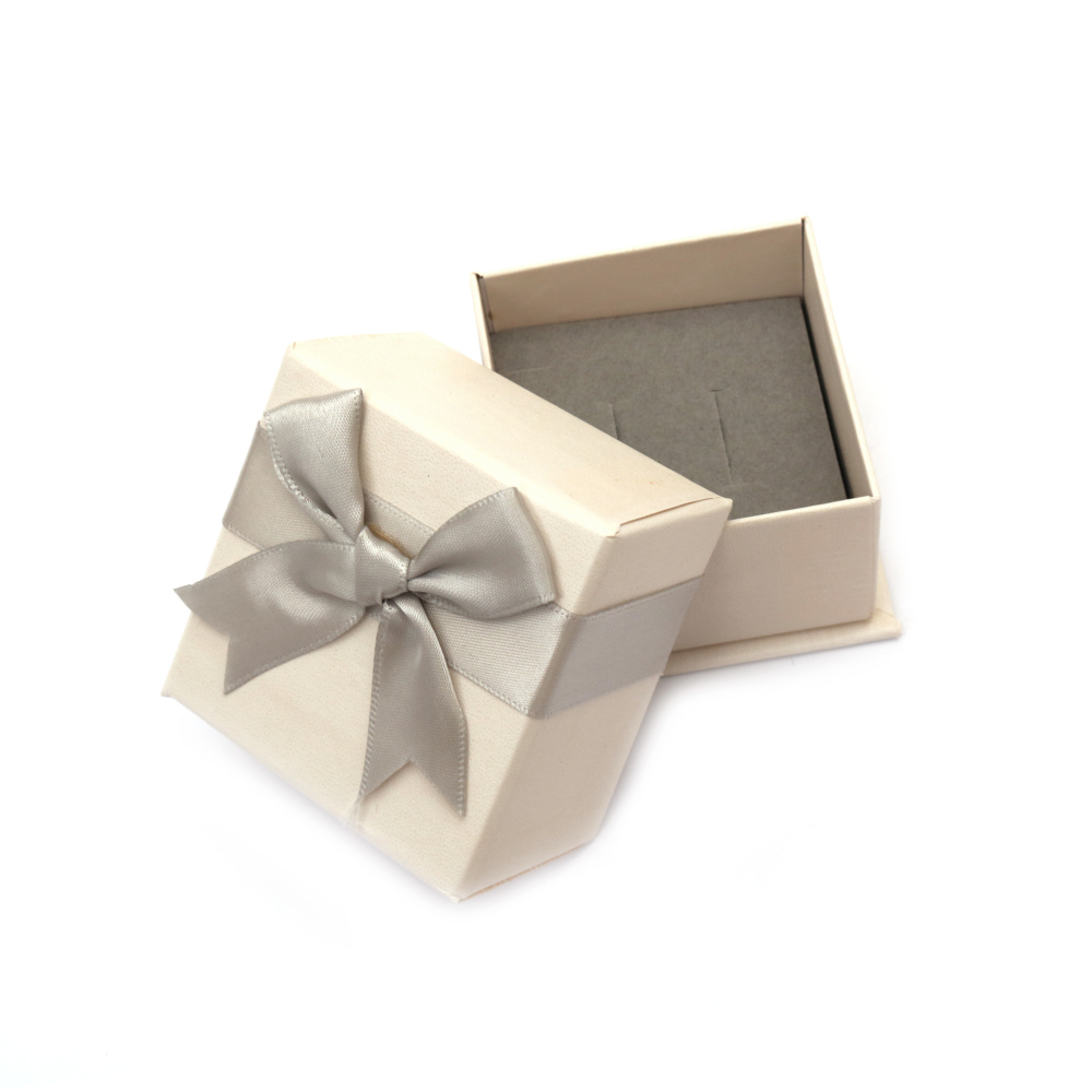 Jewelry Gift Box / 7x7x4.5 cm / Cream with Gray Ribbon