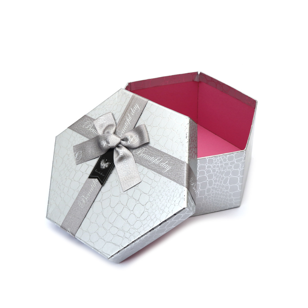 Cutie cadou 16x14x7 cm formă de fagure (hexagonală) culoare argintie