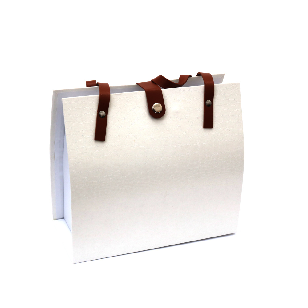 Cutie cadou în formă de geantă de mână 22,5x10,5x20 cm culoare alb imitație piele de șarpe
