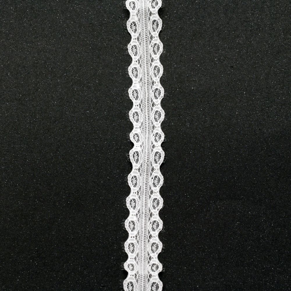 Дантелена лента 25 мм бяла - 3 метра