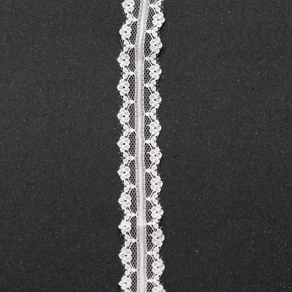 Panglică de dantelă 28 mm alb - 1 metru