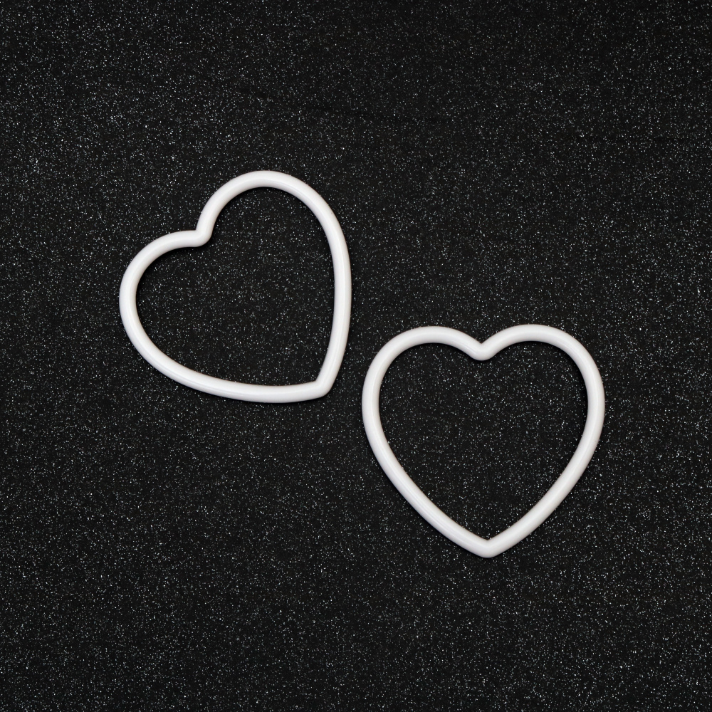 Plastic Heart Ring for Decoration / 6 cm / White - 4 pieces