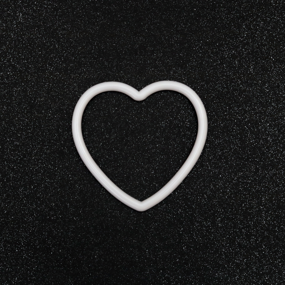 Plastic Heart Shaped Ring for Decoration / 16 cm / White