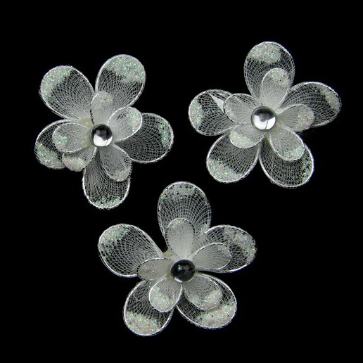 Λουλούδι χάντρα 35 mm  λευκό με χρυσόσκονη 
