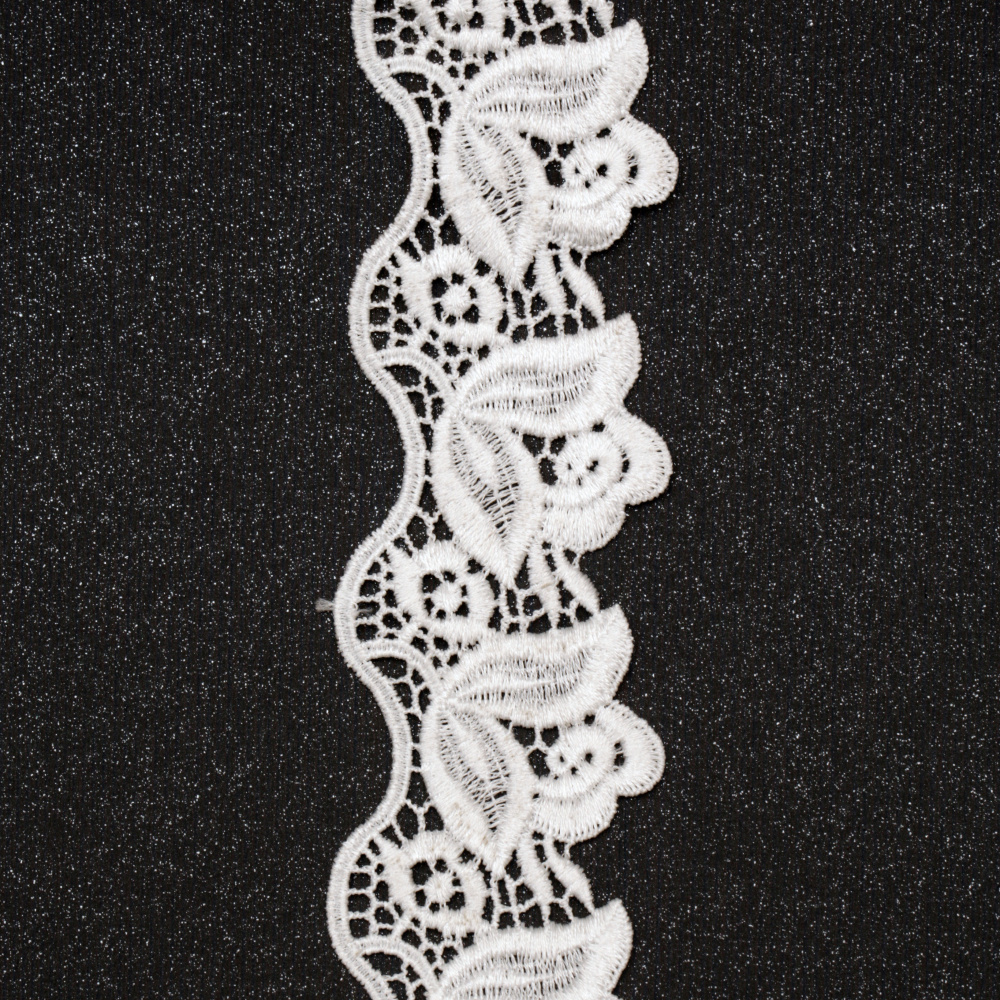 Ширит цвете плетен дантела 50 мм бял - 1 метър