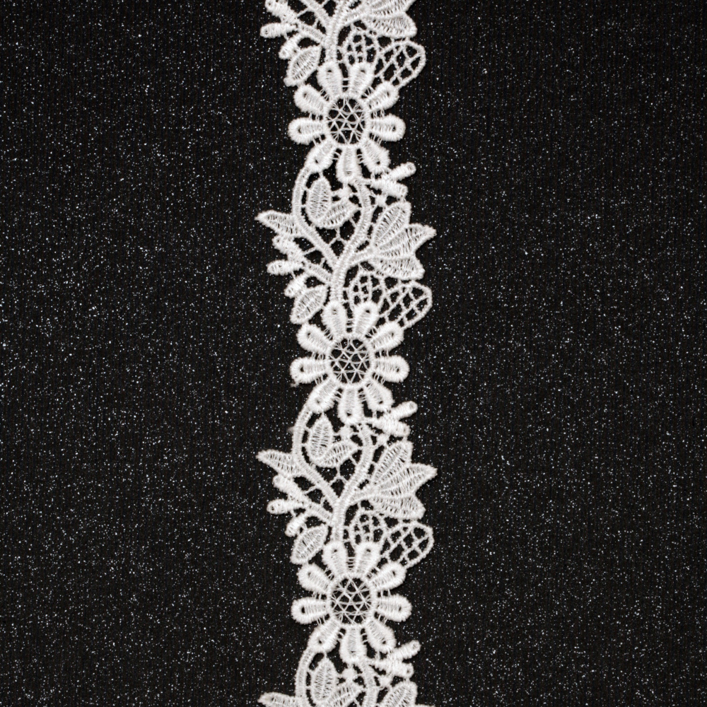 Strip of Crocheted Lace with Floral Pattern / 35 mm / White - 1 meter