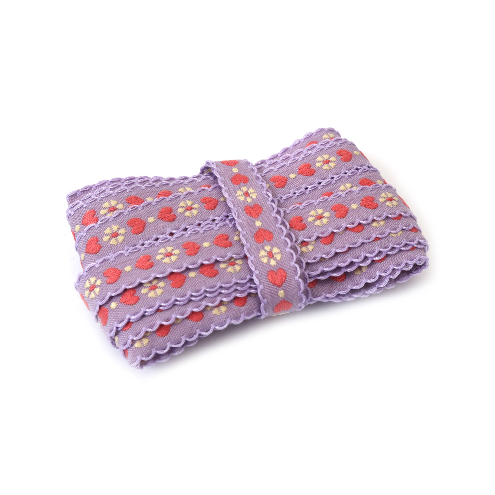 Dekorativní stuha 12 mm, fialová s korálovými srdíčky, světle žlutými květy, puntíky a fialovým lemem – 5 m