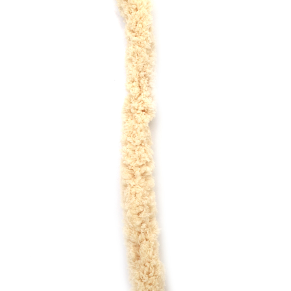 Прежда шенилна 100 % полиестер 20 мм дебелина цвят телесен ~240 грама  -25 метра