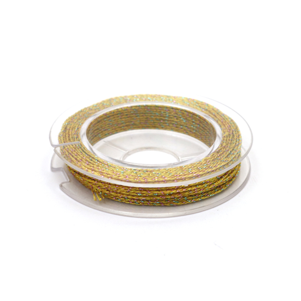 Fir lamé curcubeu, galben închis, 3 fire, 0,6 mm – șnur metalic decorativ lucios și rezistent, rolă ~10 m