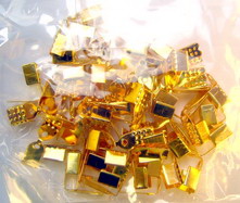 Ακροδέκτες- σφιχτηράκια μεταλλικά 4x9 mm χρυσό -50 τεμάχια
