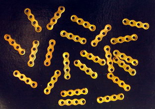 Separator metalic cu 4 găuri 14x3 mm culoare auriu -50 bucăți