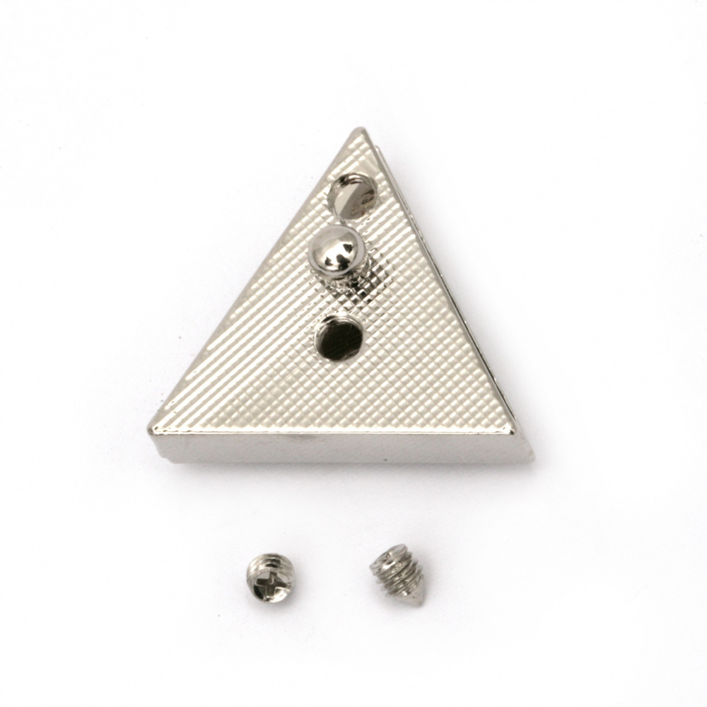 Метален аксесоар за декорация на дрехи и чанти триъгълник цвят сребро 23 мм