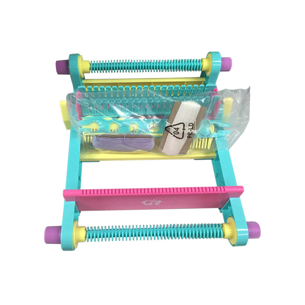 Weaving Loom 25.5x31x10 cm Set with a Comb, Hook, Needle, and 3 pieces of Wool Yarn x 12 grams each