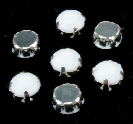 Γυάλινες πέτρες για ράψιμο με μεταλλική βάση 8 mm χρώμα λευκό - 20 τεμάχια