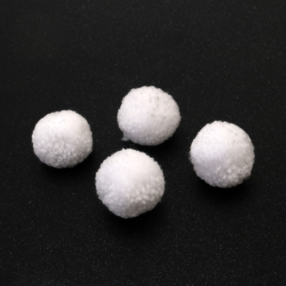 Pompoane albe elegante 35 mm, realizate manual – Set 6 buc. pentru proiecte DIY, decor casă și ornamente pentru cadouri