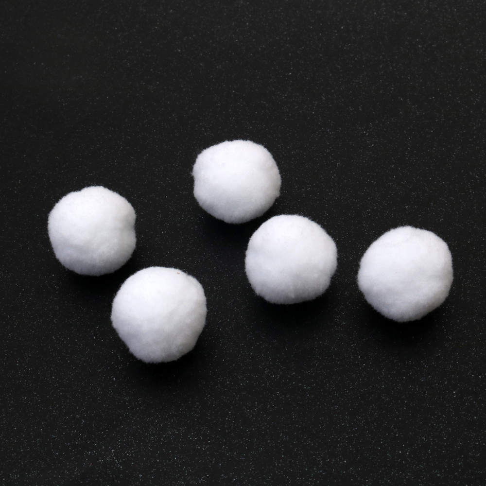 Premium White Pompons 30 mm – Set of 10 High-Quality Pieces for Crafts, Decorations & Creative Projects