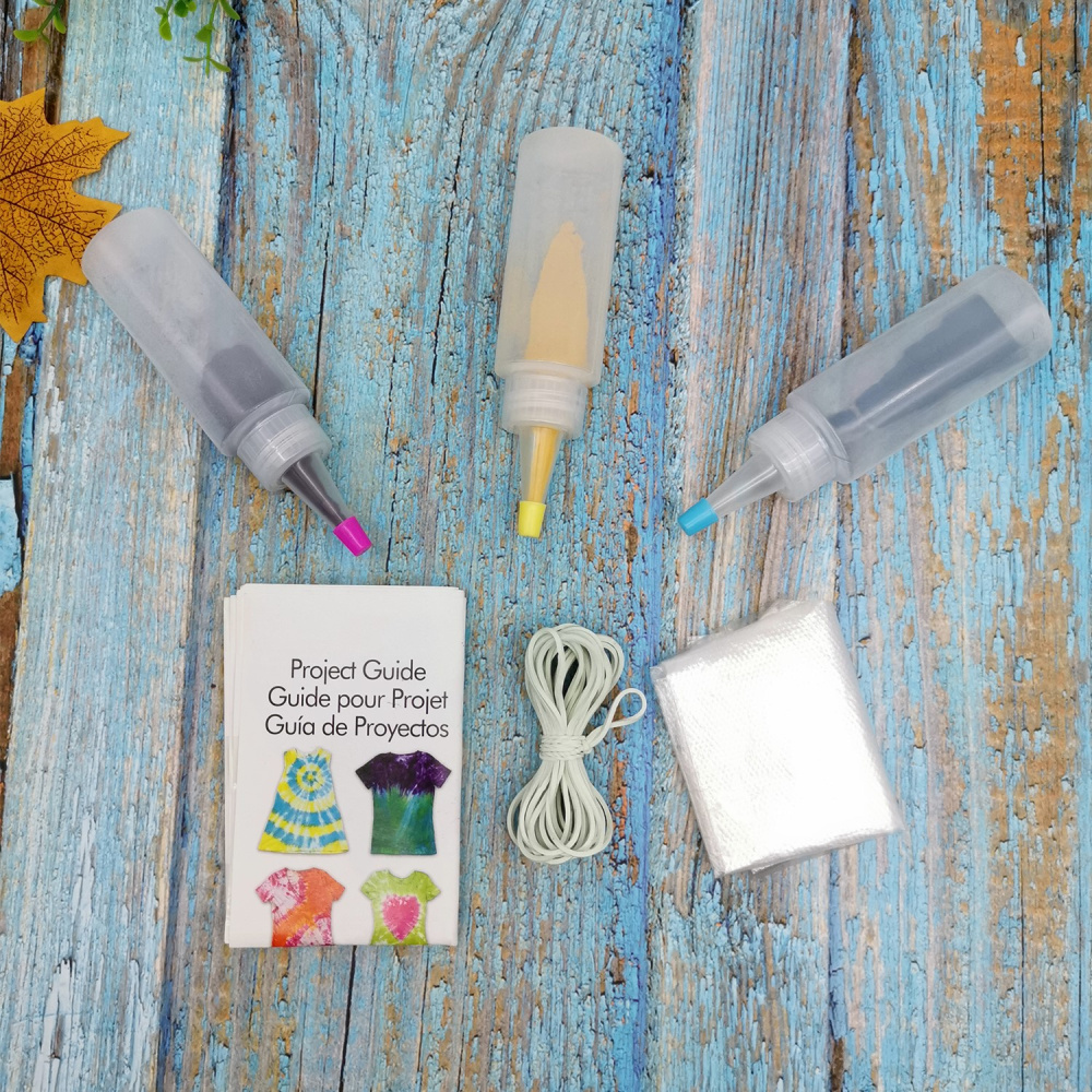 Sada na batikování a malování na textil Tie-Dye, 3 barvy – modrá, zelená a fialová – ideální na dekorování látek, DIY tvoření a kreativní designy